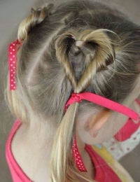 праздничные прически для средних волос для девочек праздничные прически для средних волос для девочек