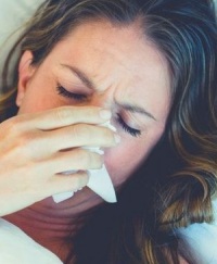 Почему идет кровь из носа и как ее остановить 