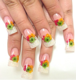 дизайн ногтей с сухоцветами дизайн ногтей с сухоцветами